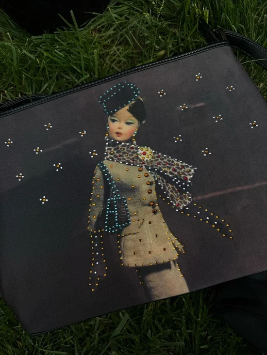 Lot 2 Vintage Collectible Embellished Barbie Purses - Picture 4 of 12